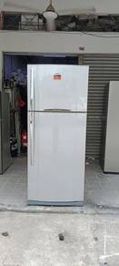 2door fridge refrigerator Toshiba 605L terbaik