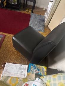 kerusi pvc ada 2pcs