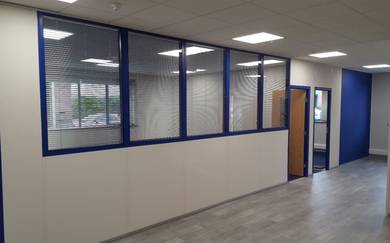 Halfglass partition