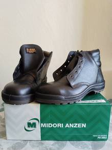 Safety boots 