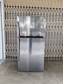 LG peti sejuk peti ais refrigerator fridge 700Lite