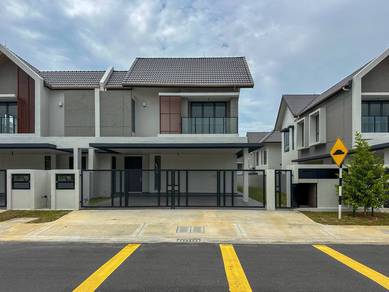 Semi-Detached House For Rent in Sepang,SGR