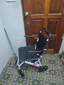 9.5KG Foldable Lightweight Travelling Wheel chair