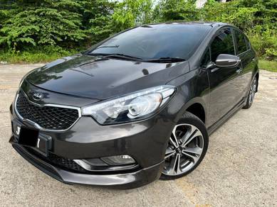 Kia Cerato YD in KLCC, KUL
