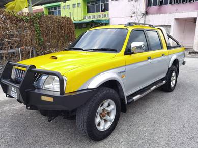 2001 Mitsubishi Storm GLS