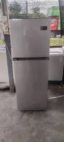 Peti sejuk/ peti ais Midea 2pintu