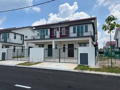 Semi-Detached House For Sale in Semabok,MLK