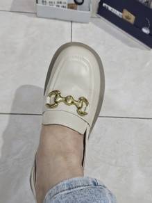 beige leather cool shoes 