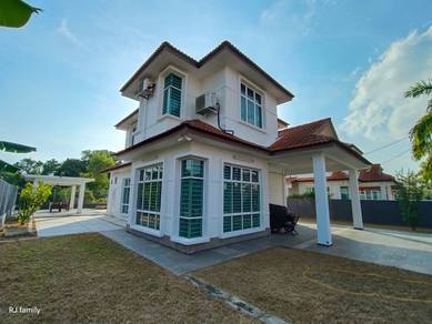 Bungalow House For Sale in Ujong Pasir,MLK