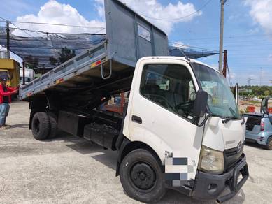 Hino wu720 tipper