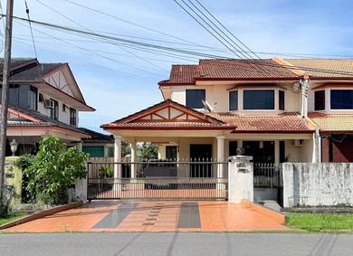 Semi-Detached House For Sale in Miri,SWK