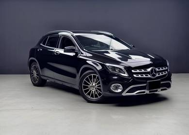 Mercedes Benz GLA220 220 in Cheras, KUL