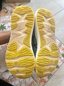 Kasut Sukan Asics