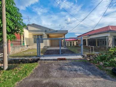 Semi-Detached House For Sale in Sikamat,NSN