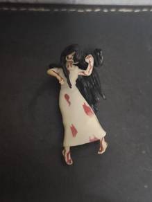 Figurine Woman Ghost