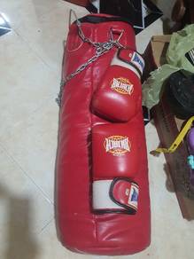 Guni n glove boxing muay thai