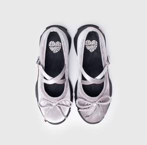 Used Kasut Sarung Sneakers - Adorable Projects
