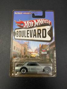Hot Wheels Boulevard Nissan Skyline H/T 2000GT-X