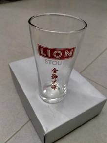 Lion stout glass