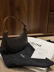 Celine Ava