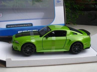 Maisto 1-24 Diecast Car Ford Mustang Street Racer