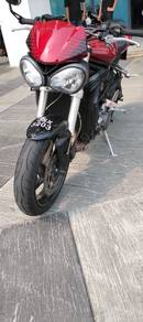 Triumph Street Triple