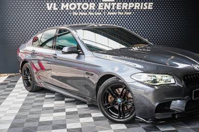 BMW 520i 20i M SPORT in Desa Petaling, KUL