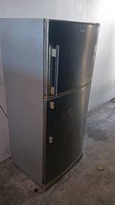 Peti sejuk Electrolux terpakai dalam kondisi baik