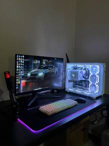 High-End GAMING PC SETUP + MONITOR