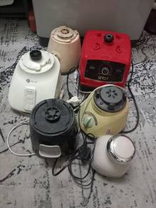 Saya mau jual  blender all okay 