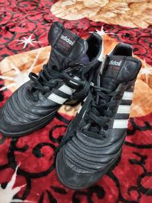 Kasut Adidas Mundial tram 8uk