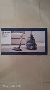 Electrolux Premium Vacuum CompactGo Cyclonic Z1230