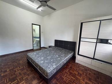 Room in Tampoi, JHR