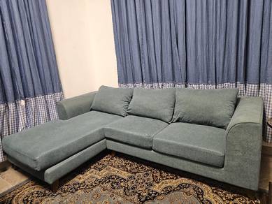L couch 3 sitter settee