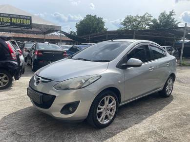 Mazda 2 R in Batu Caves, SGR