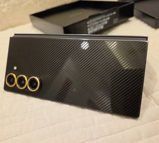 Samsung Galaxy Z Fold 6 superb condition 
