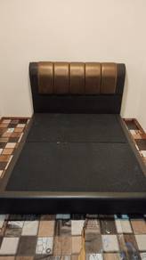 Queen Size Bed 