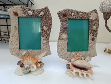 Vintage Handcrafted Seashell Photo Frame 