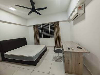 Condominium For Rent in Avenue D'Vogue