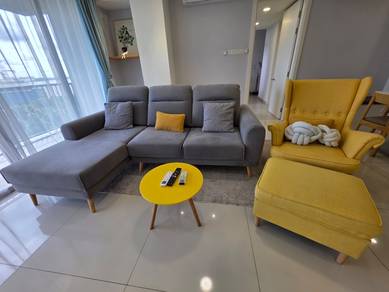 Condominium For Sale in The Straits View Condominium