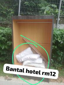 bantal hotel 