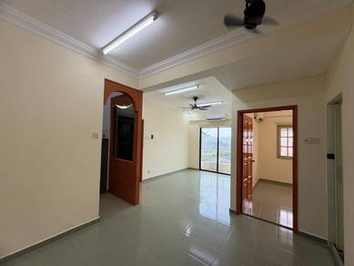 Condominium For Rent in Vista Condominium