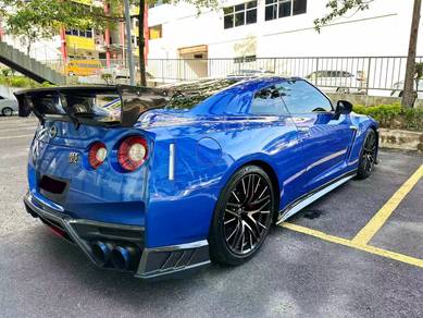 Nissan GTR BLACK EDITION in Desa Petaling, KUL