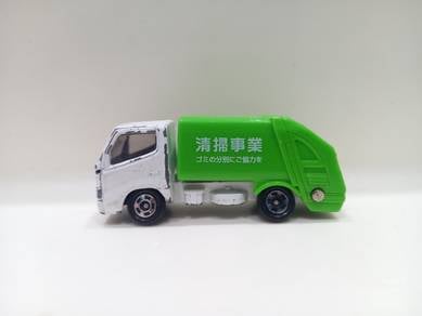 Tomica Toyota Dyna Refuse Garbage Truck Diecast