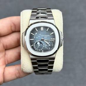 Patek Philippe Nautilus 5712/1A
