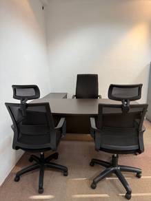 Director Table Set