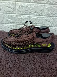 Uk9.5 Keen Uneek Sandals