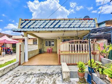 1-storey Terraced House For Sale in Banting,SGR