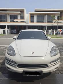 Porsche Cayenne in Bandar Sunway, SGR