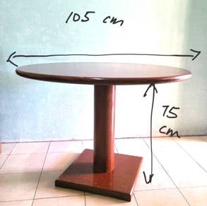 round wooden dining table meja makan kayu jati